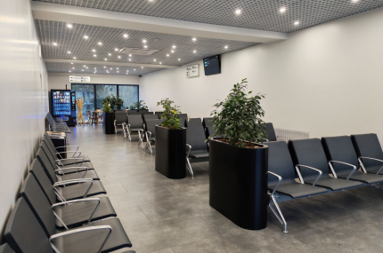В аэропорту Горно-Алтайска открыт новый зал ожидания: больше комфорта для пассажиров внутренних рейсов