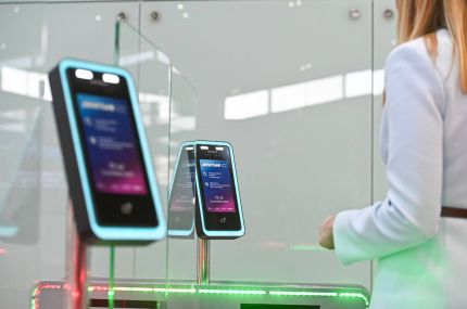 Посадка в самолёт без паспорта: в России готовятся запустить биометрию для авиапассажиров